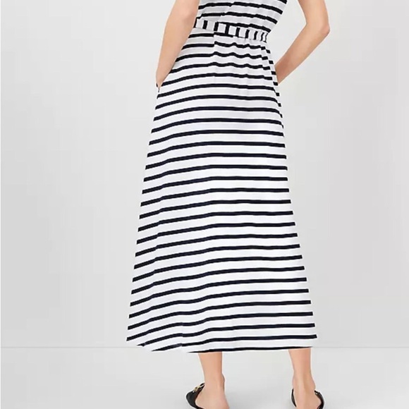 NWOT 💖 Ann Taylor Weekend Navy and White Knit Casual Dress - Picture 4 of 14